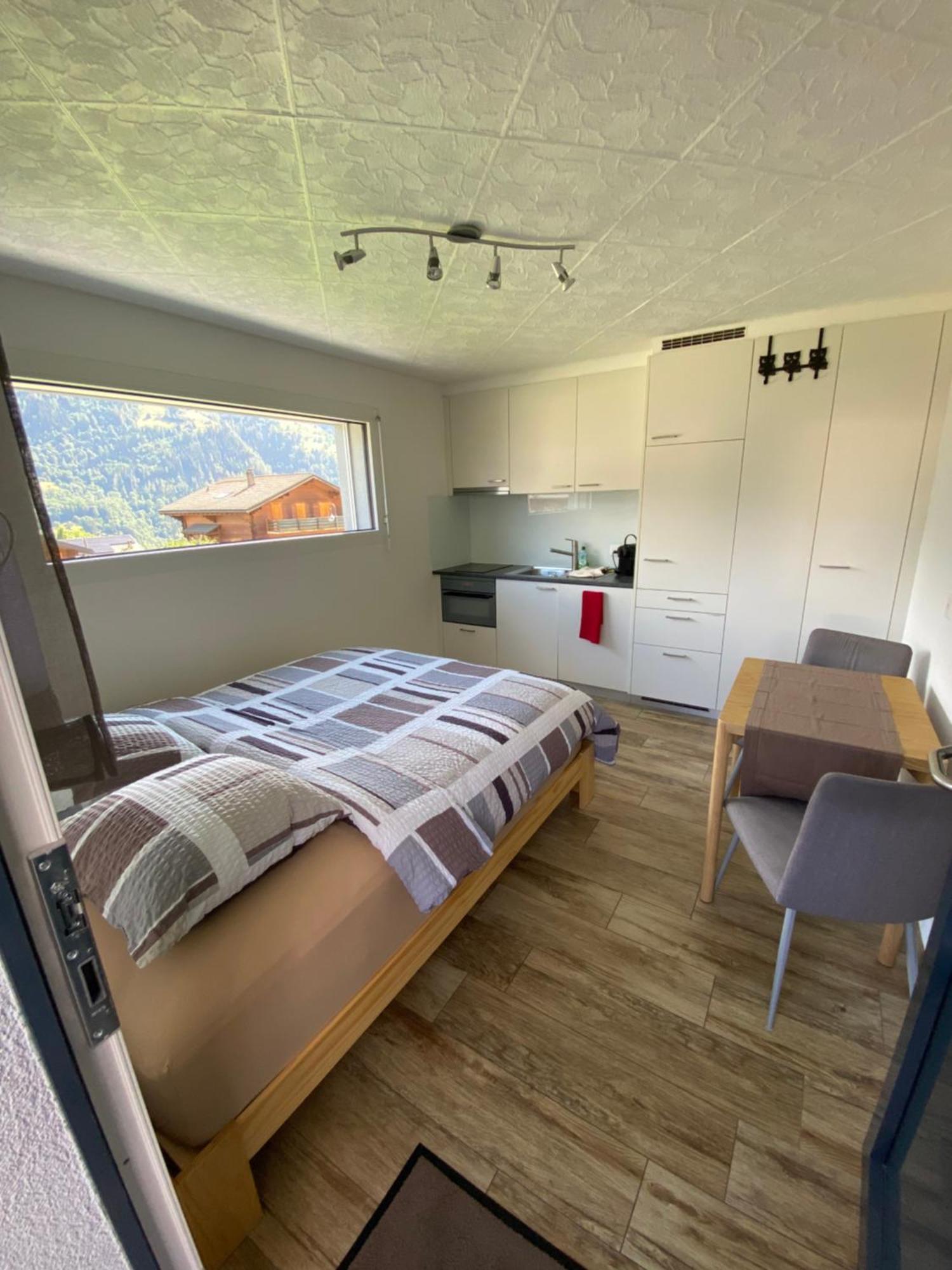 Aux Grands-Vergers Apartment Bruson Bagian luar foto